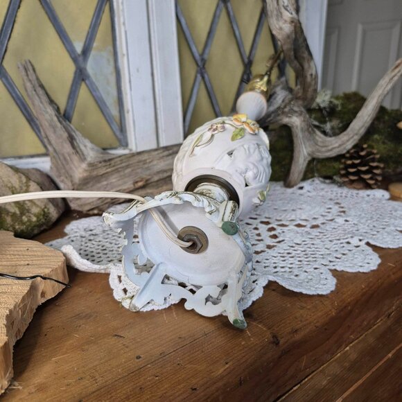 Vintage LEVITON Cream Porcelain & Brass 24" Lamp - Picture 10 of 16